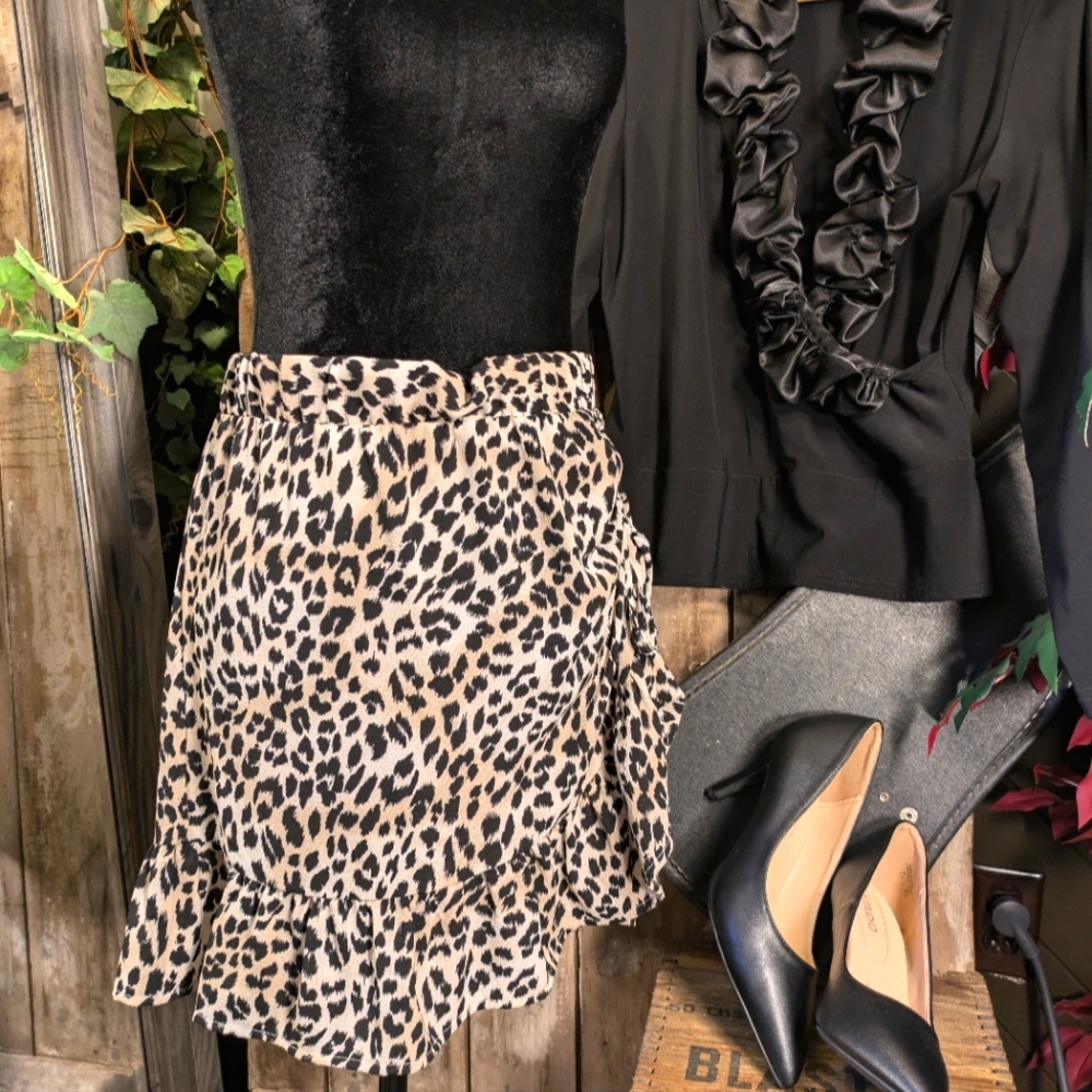 Leopard ruffle skirt.